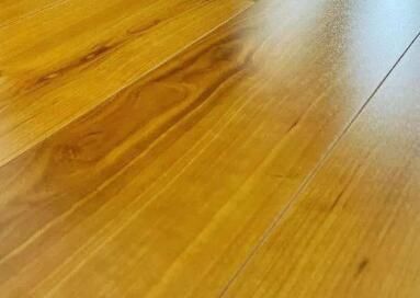 地板打蠟的時(shí)候要注意什么呢？